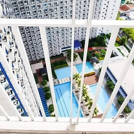 Homey Makati Condo Unit With Netflix Manila Exterior photo